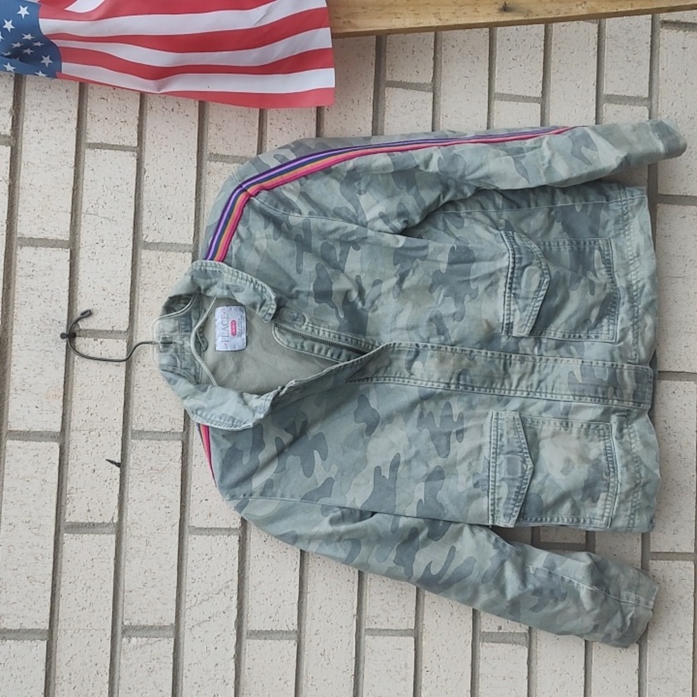 Place Jacket* - Picture 7 of 11